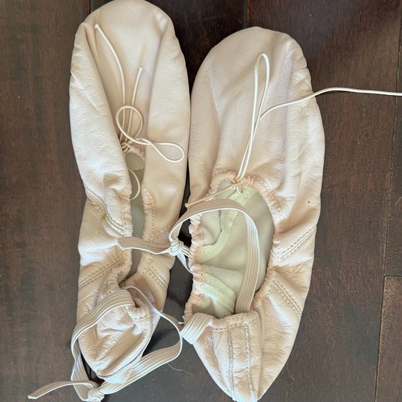 Capezio Pink Ballet Shoes/ Slippers Size 8M - Picture 3 of 3